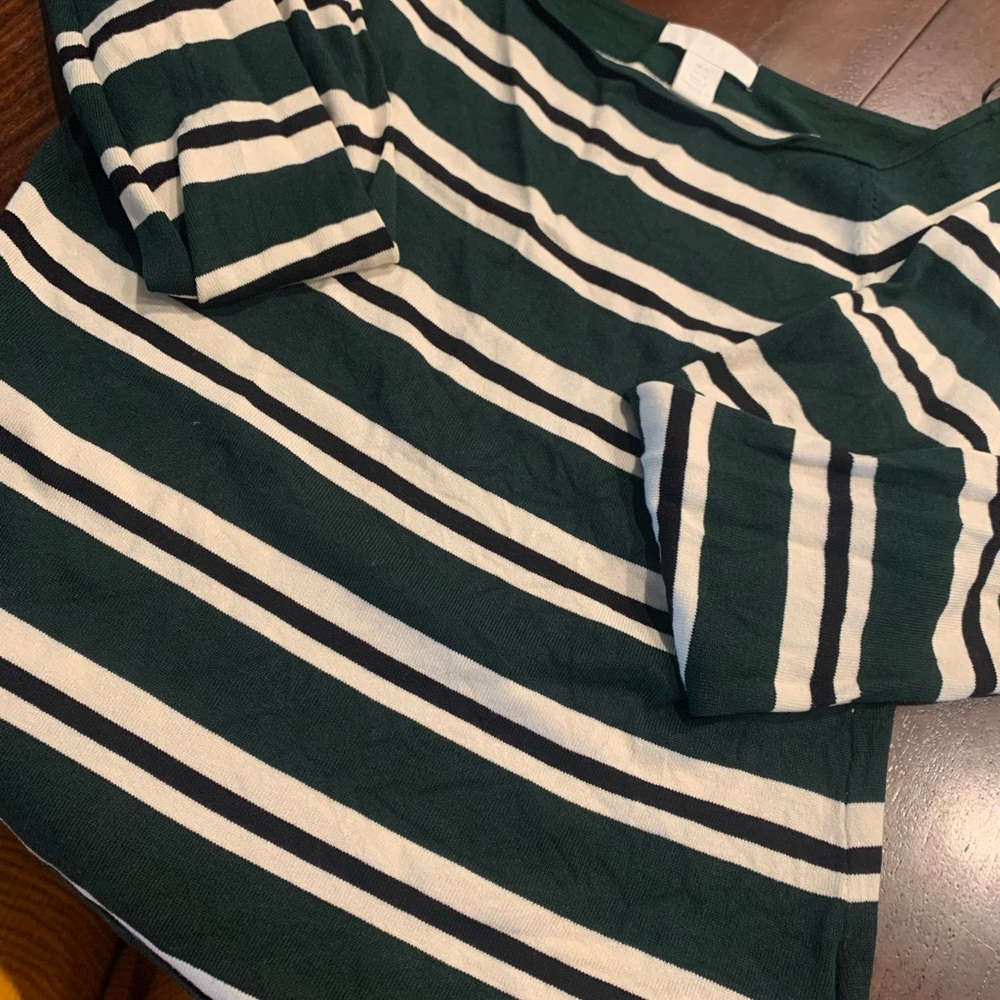 Form fitting long sleeve top